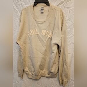 Medium cream Cool Mom long sleeve